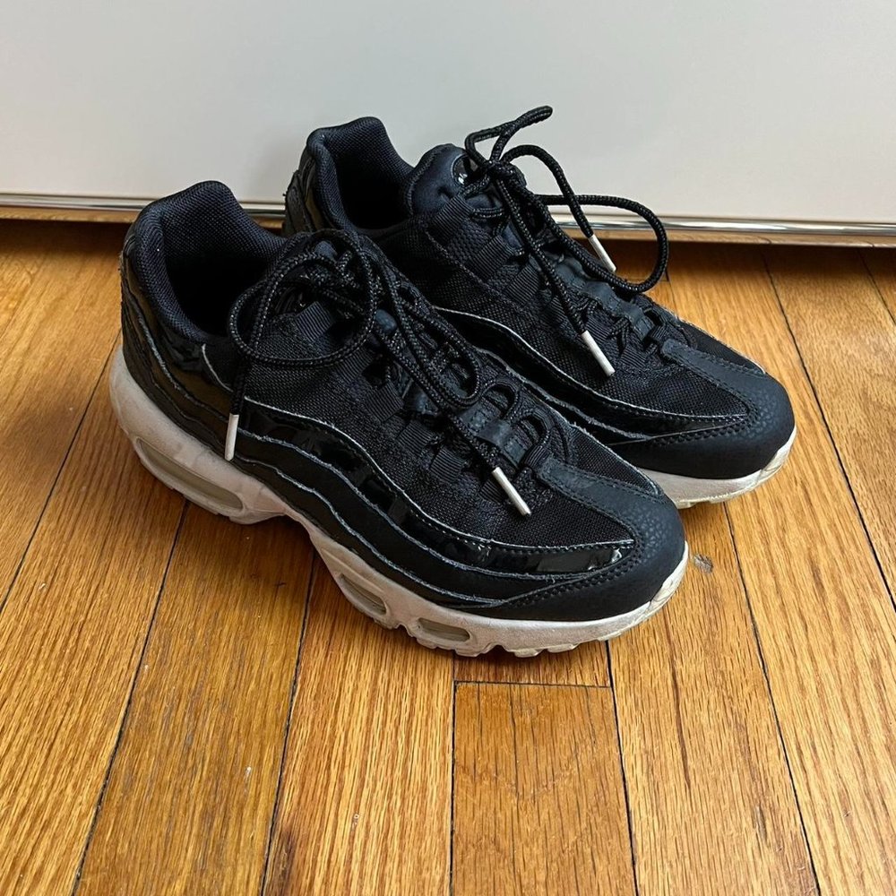 Women’s Nike Air Max 95, US 6